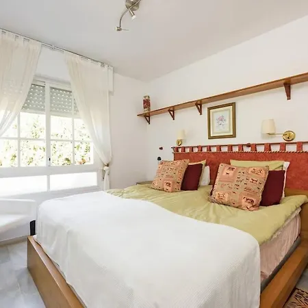 Villa Townhouse Intill Los Naranjos Gk