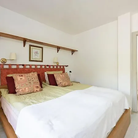 Villa Townhouse Intill Los Naranjos Gk *