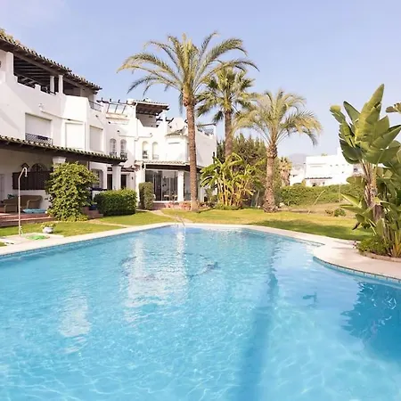 Villa Townhouse Intill Los Naranjos Gk *